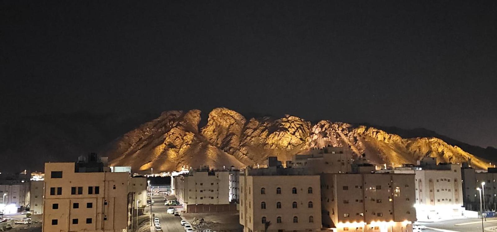 الشقق الفاخرة Modern Apartments Of 3 Bedrooms 5 Minutes To Haram Medina Luaran gambar